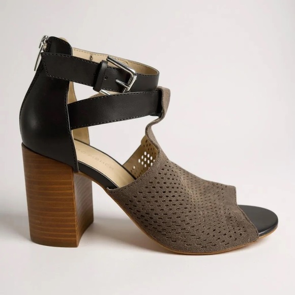Marc Fisher Gabie Heels Grey‎ Taupe Suede Cutout Block 8.5 Summer Comfy Heels - Picture 1 of 9